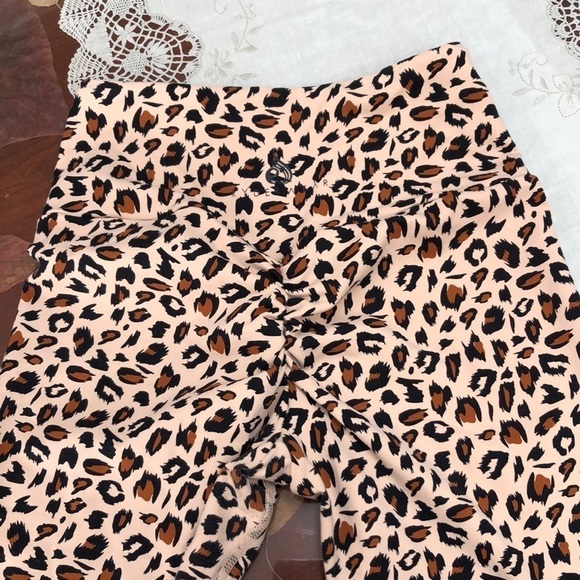 NWOT Ryderwear Hybrid Tan Leopard High Waisted Scrunch Butt Leggings Size XS - Picture 5 of 10